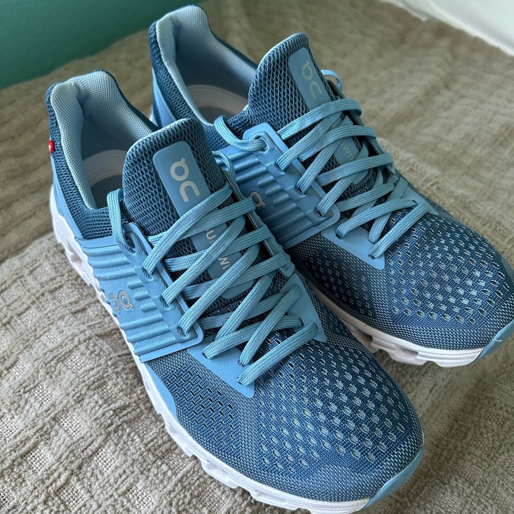 ON Cloudswift Running Sky Blue Performance Sneakers. Size 9